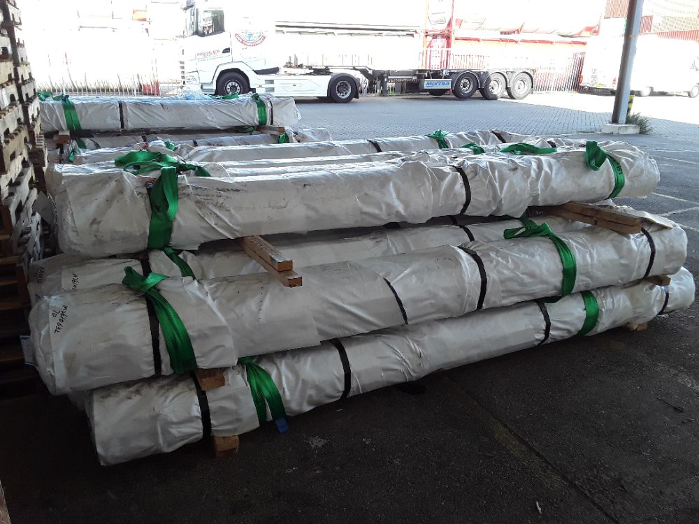 Steel round bars